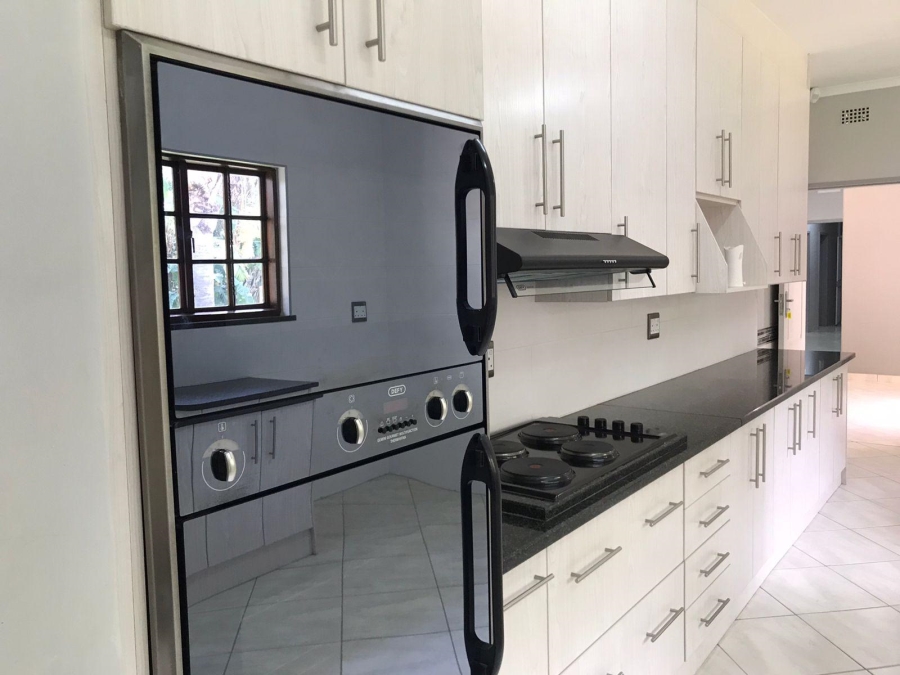 5 Bedroom Property for Sale in Protea Park North West